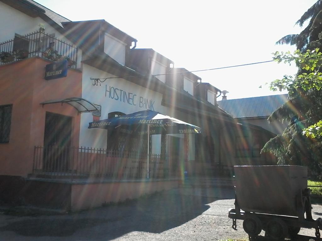 Hostinec Banik Ľubeľa Exteriör bild